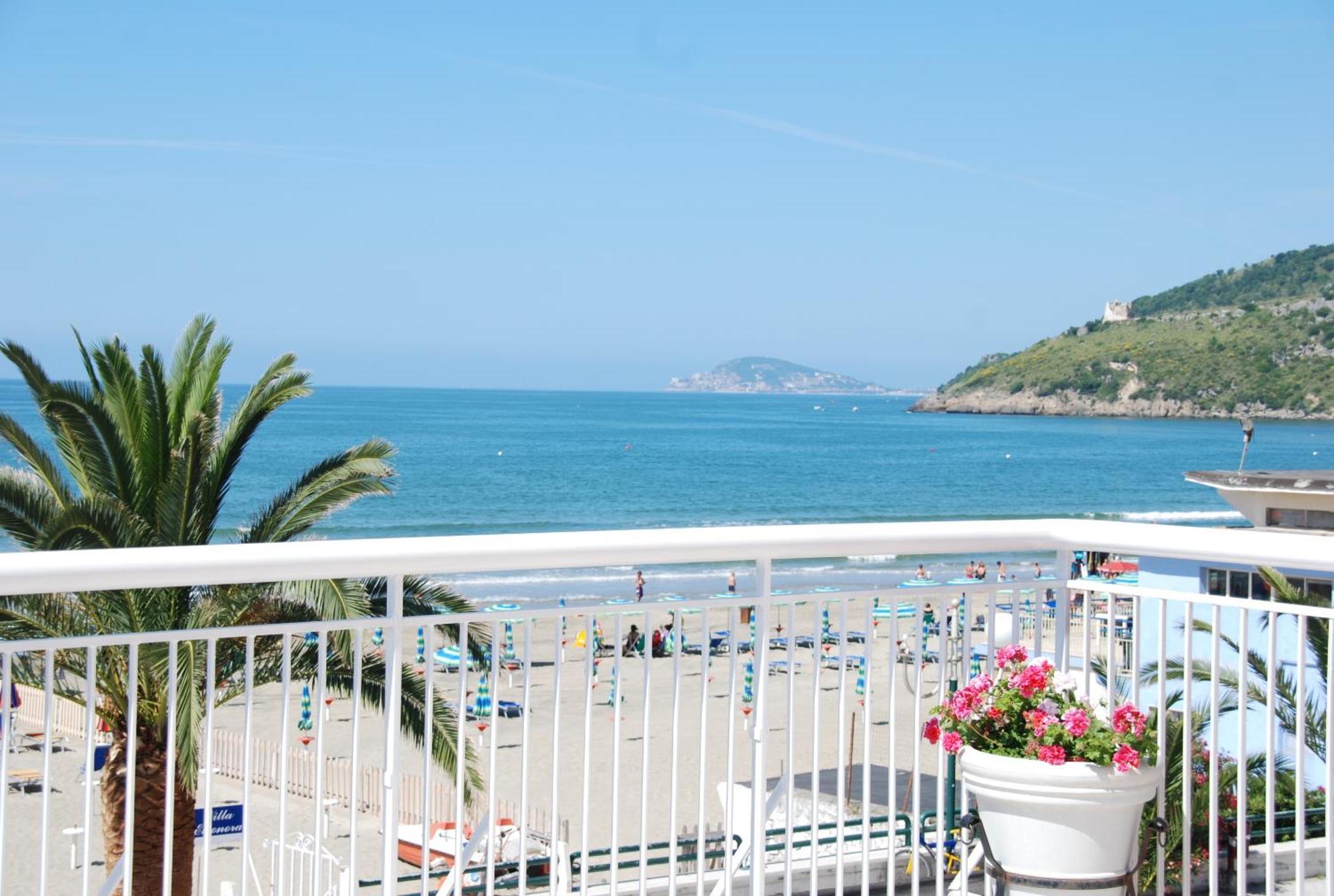Hotel Villa Eleonora Scauri  Eksteriør bilde