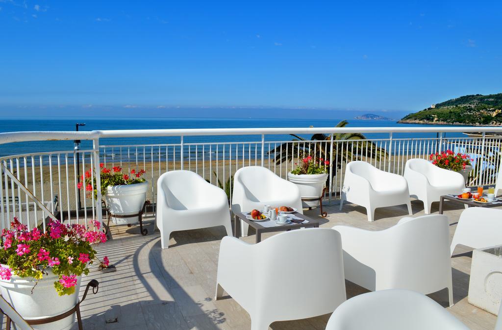 Hotel Villa Eleonora Scauri  Eksteriør bilde