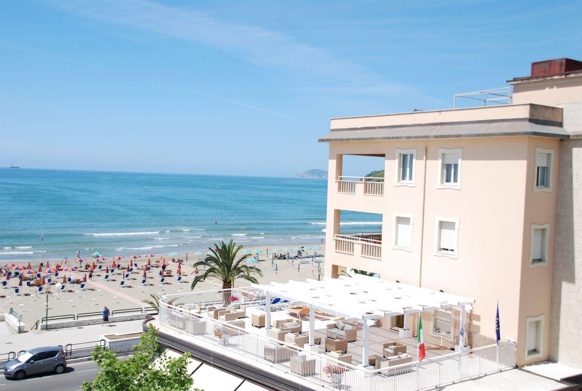 Hotel Villa Eleonora Scauri  Eksteriør bilde