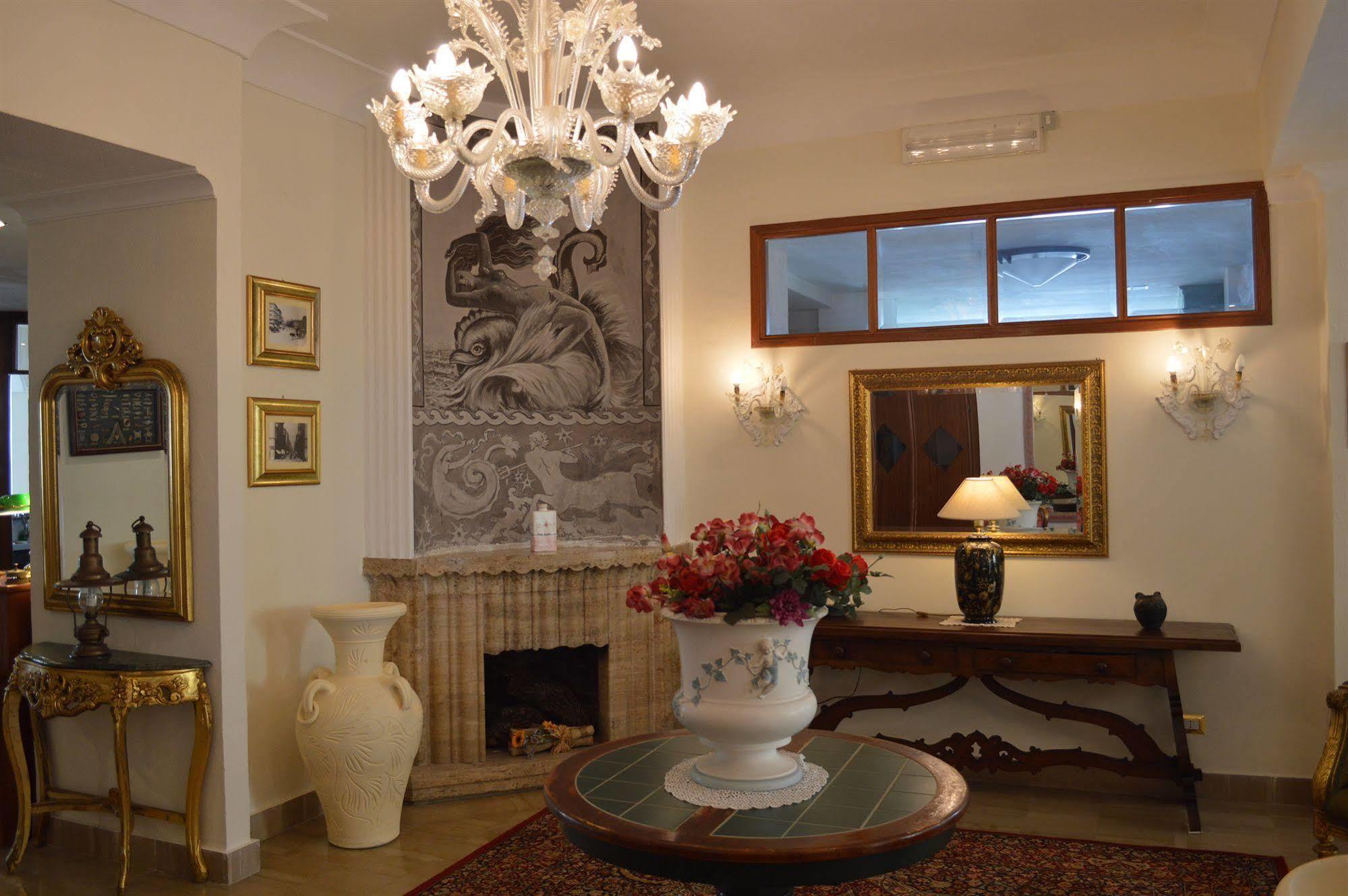 Hotel Villa Eleonora Scauri  Eksteriør bilde